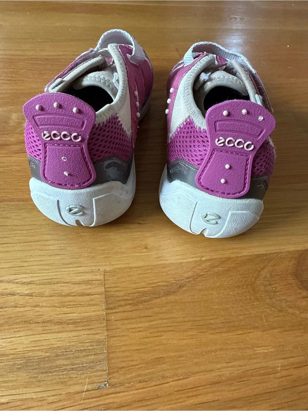 ECCO Girls Pink Athletic Velcro Sneakers